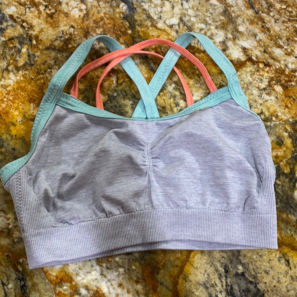 VS sports bra size medium